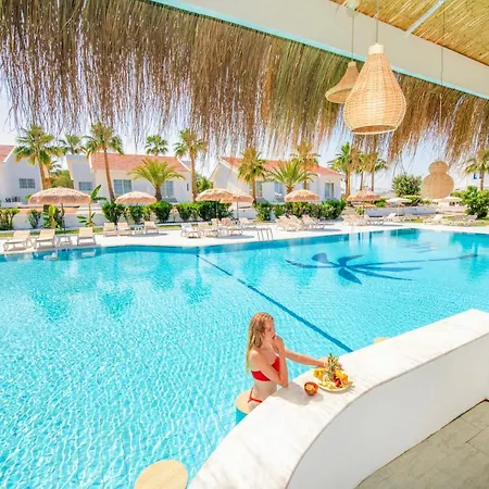 Long Villas Hotell *